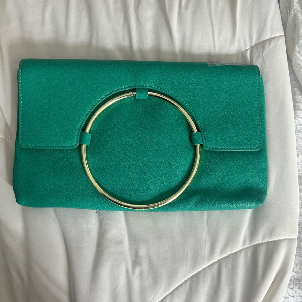 Elegant Green Clutch with Gold Accent